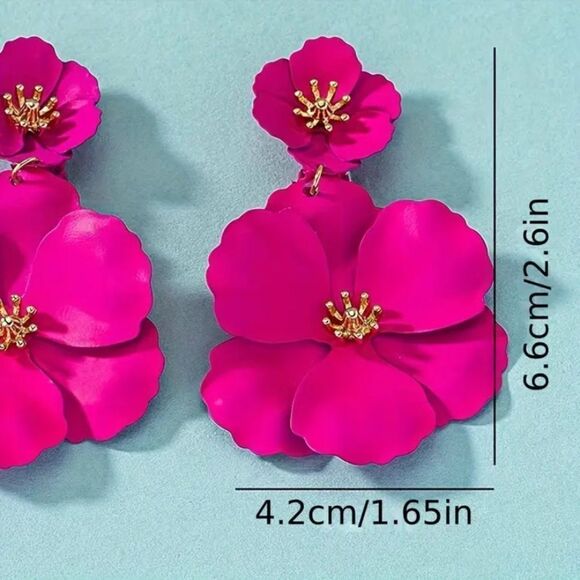 ✨🆕✨ 🌺 BoHo Flower Design Statement Earrings 🌺✨ - Picture 5 of 10